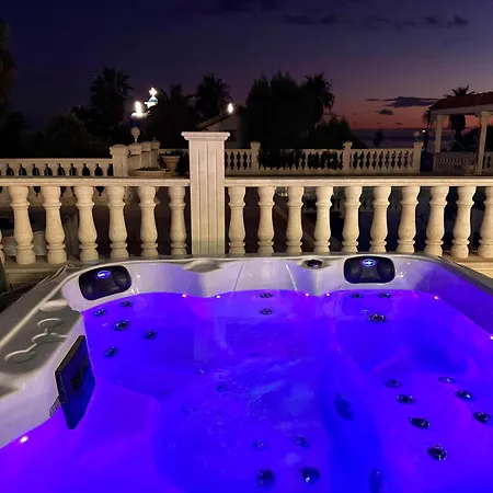 Villa 6br - Heated Pool & Hot Tub Agia Napa