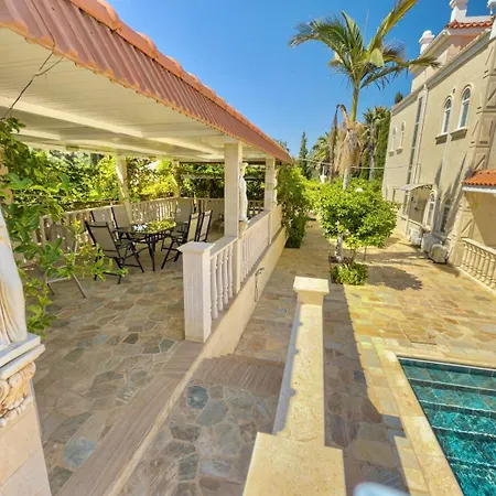 6br - Heated Pool & Hot Tub Villa *
